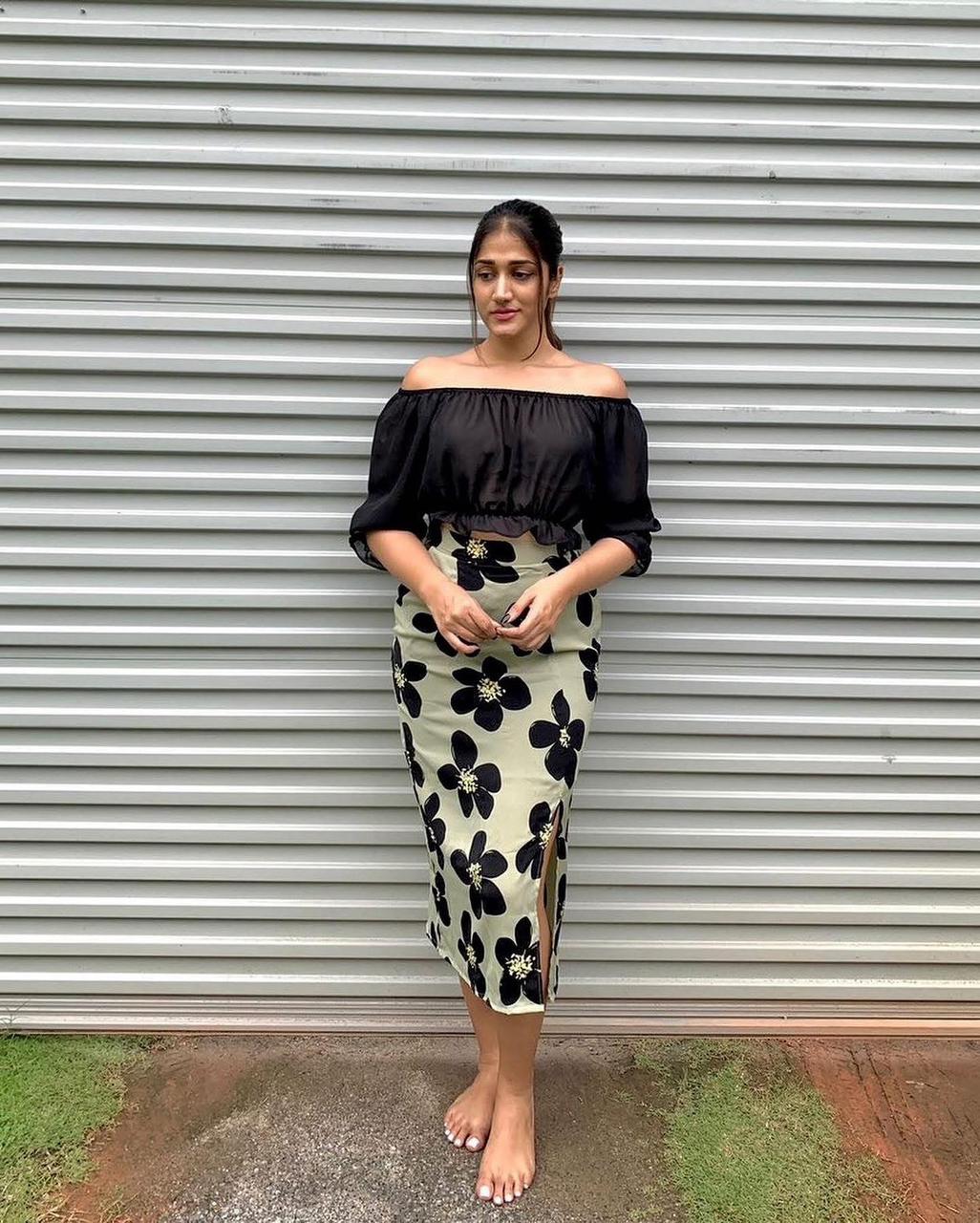 Floral Front Slit Tight Skirt